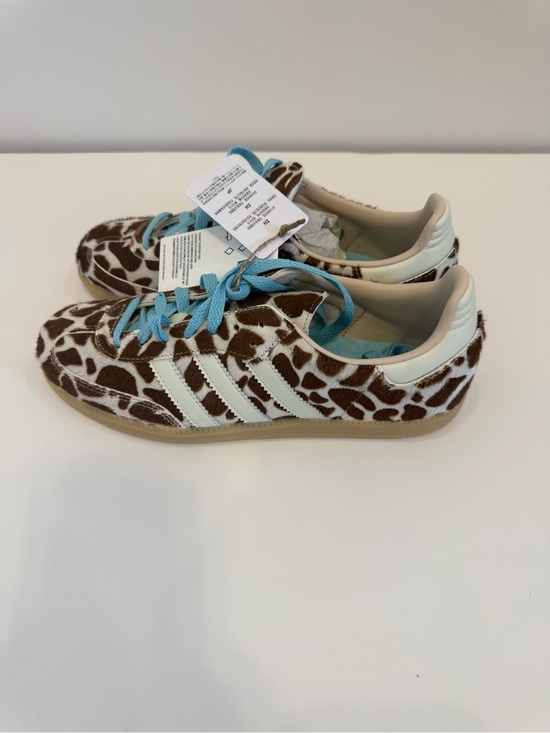 adidas Shoes - NWT adidas Samba OG Giraffe Print Cow Fur Leather Women’s 8 Sneakers Streetwear